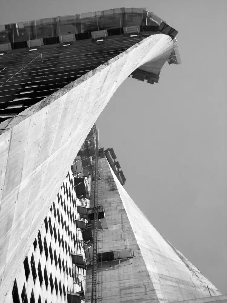 Al Hamra Firdous Tower