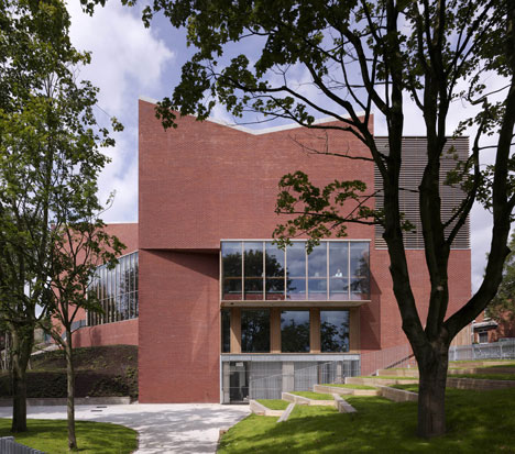 dezeen lyric theatre by odonnell tuomey 4