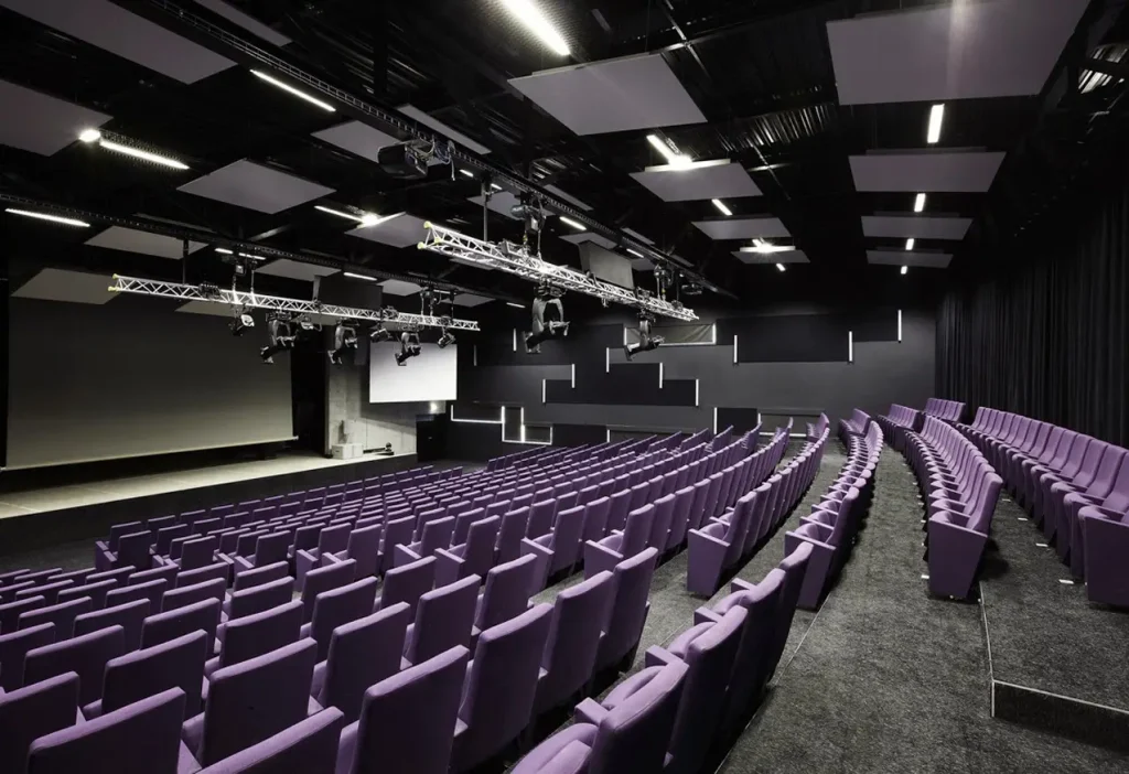 Zigzag architecture EDHEC campus in Croix, France, a place of exchanges