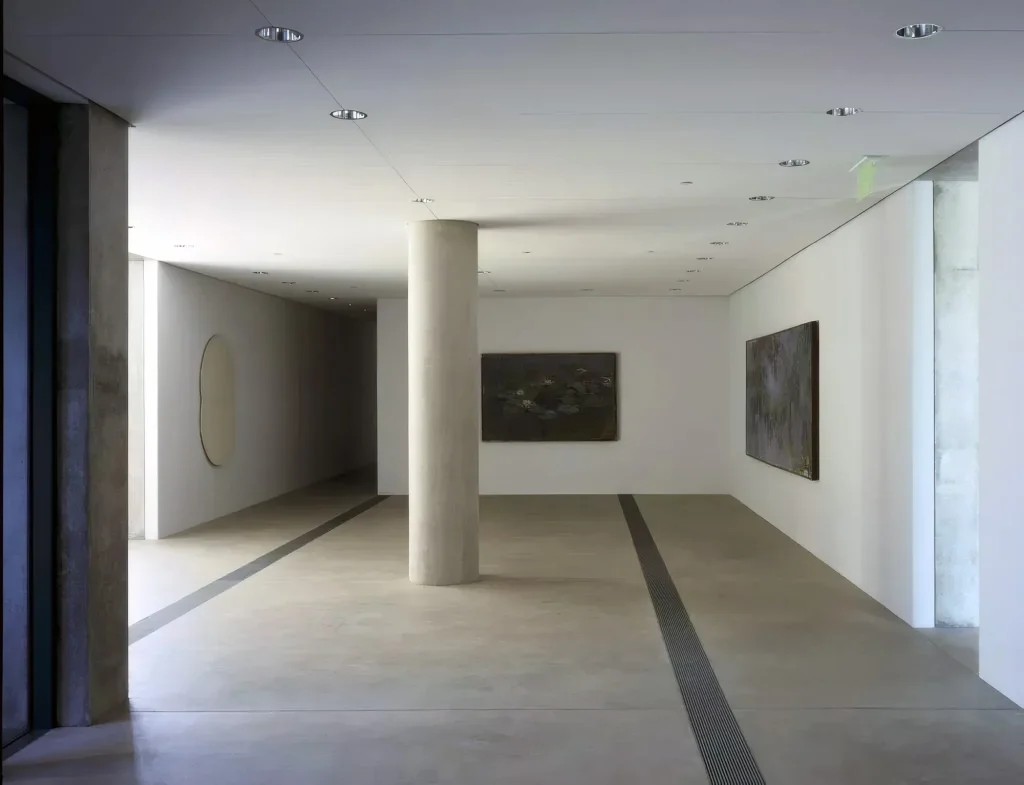 Pulitzer Arts Foundation by Tadao Ando, [exterior concrete facade / water court /
Ellsworth Kelly Blue Black gallery / Richard Serra Joe sculpture court /
skylit main gallery / interior concrete wall], St. Louis Missouri 2001