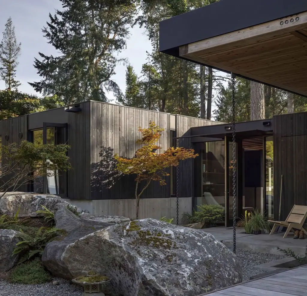 Longbranch Residence