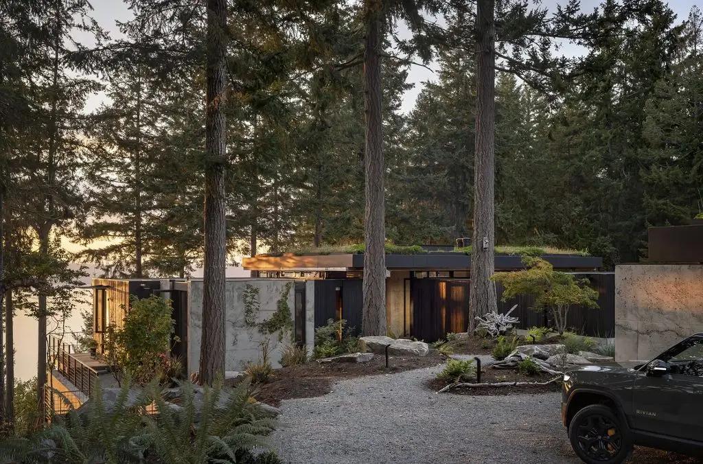 Longbranch Residence