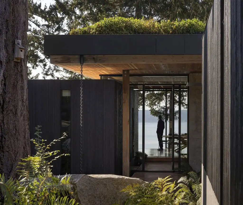 Longbranch Residence
