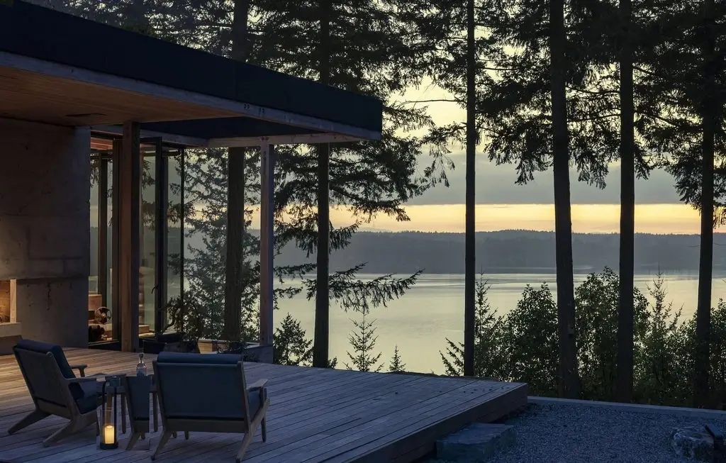 Longbranch Residence