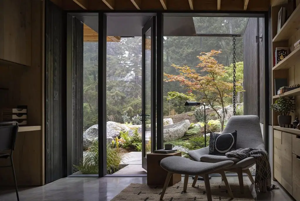 Longbranch Residence