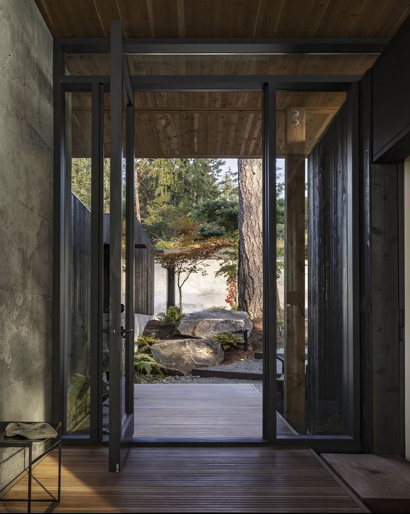 Longbranch Residence