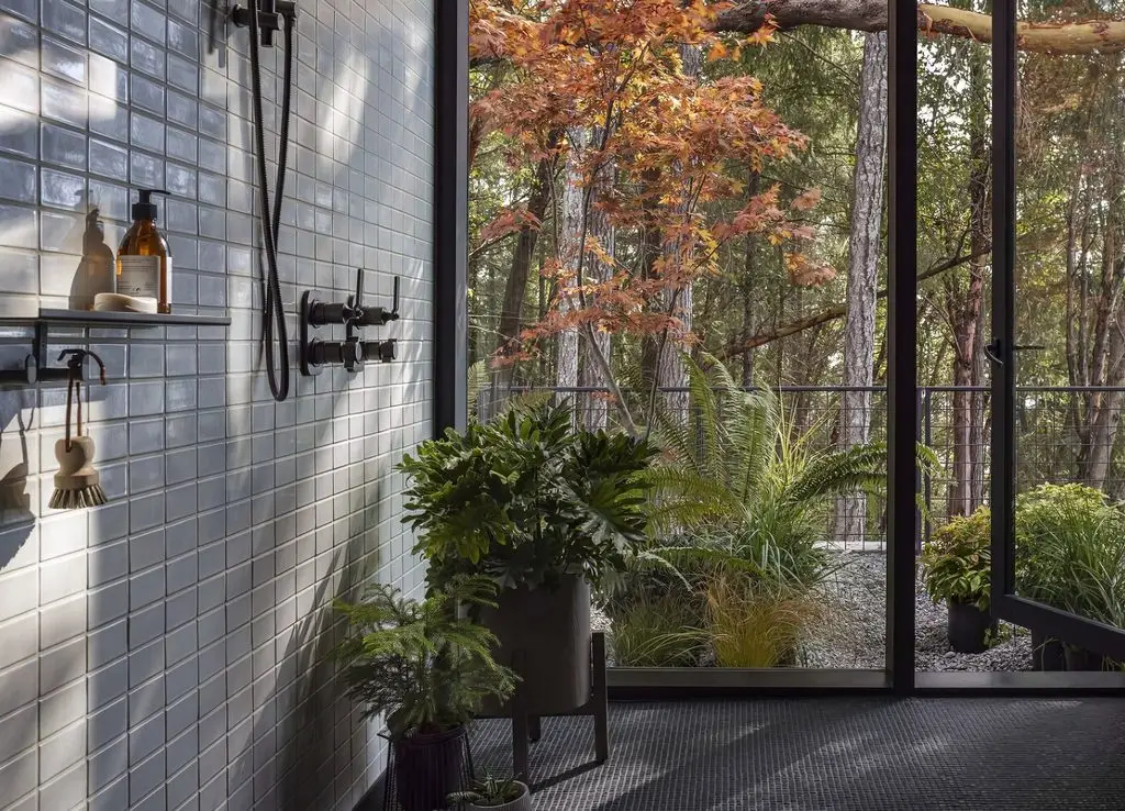 Longbranch Residence